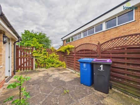 2 bedroom Semi-detached bungalow for sale in Jubilee Court, Lincoln, LN2