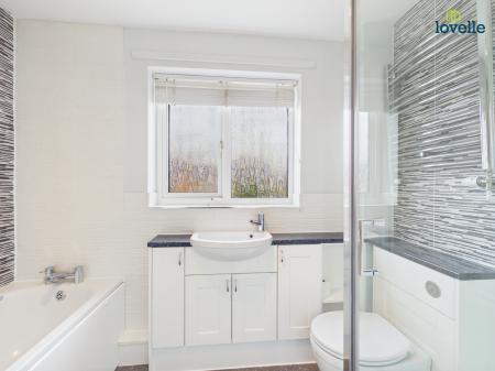 3 bedroom Detached house for sale in Lincoln Road, Dunholme, LN2