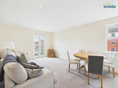 2 bedroom Flat for sale in Olsen Rise, Carlton Centre, Lincoln, LN2