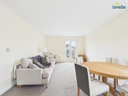 2 bedroom Flat for sale in Olsen Rise, Carlton Centre, Lincoln, LN2