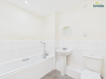 2 bedroom Flat for sale in Olsen Rise, Carlton Centre, Lincoln, LN2