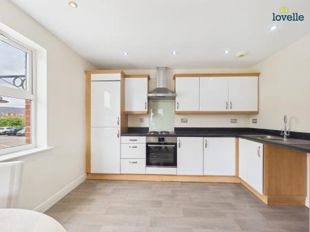 2 bedroom Flat for sale in Olsen Rise, Carlton Centre, Lincoln, LN2
