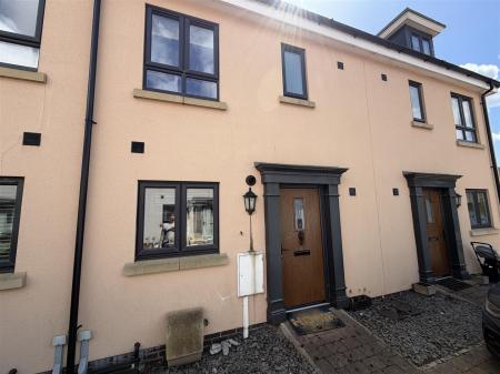 3 bedroom Terraced House to let in Canal Court, Saxilby, Lincoln