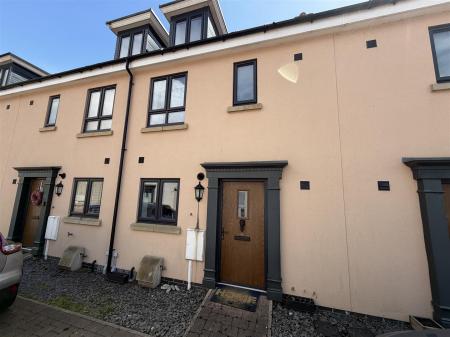3 bedroom Terraced House to let in Canal Court, Saxilby, Lincoln