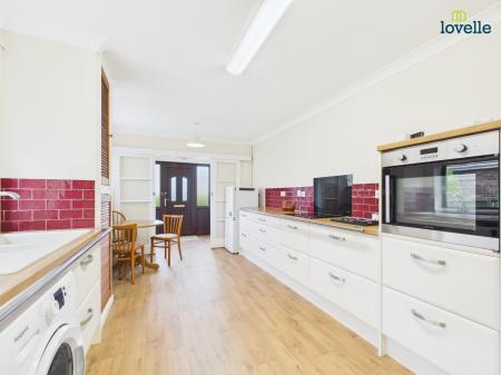 3 bedroom Detached bungalow for sale in Manor Road, Saxilby, LN1