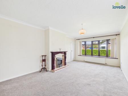3 bedroom Detached bungalow for sale in Manor Road, Saxilby, LN1