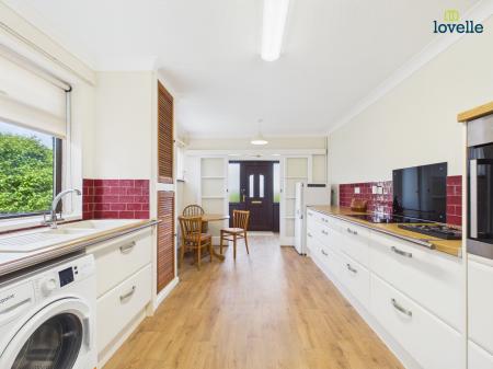3 bedroom Detached bungalow for sale in Manor Road, Saxilby, LN1