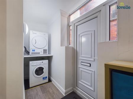 5 bedroom Detached house to let in Cromwell Street, Lincoln