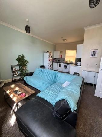 2 bedroom Flat to let in St. Marks Square, Lincoln
