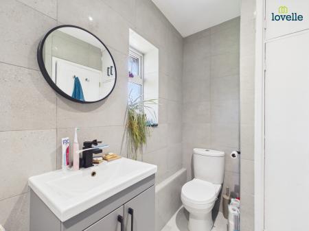 2 bedroom Semi-detached house for sale in Fourth Avenue, Lincoln, LN1