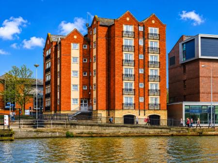 2 bedroom Flat for sale in Grantavon House, Lincoln, LN5