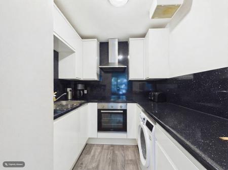 2 bedroom Flat for sale in Grantavon House, Lincoln, LN5