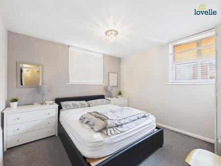 2 bedroom Flat for sale in Grantavon House, Lincoln, LN5