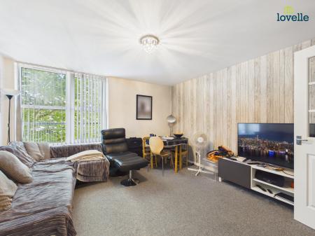 2 bedroom Flat for sale in Grantavon House, Lincoln, LN5