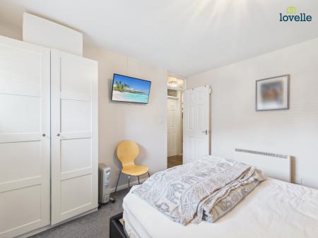 2 bedroom Flat for sale in Grantavon House, Lincoln, LN5