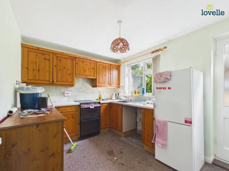 2 bedroom Semi-detached bungalow for sale in Hawthorn Chase, Greetwell Fields, Lincoln, LN2
