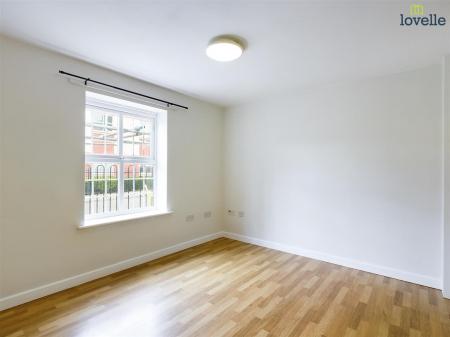 2 bedroom Flat to let in Cambrai Close, Lincoln