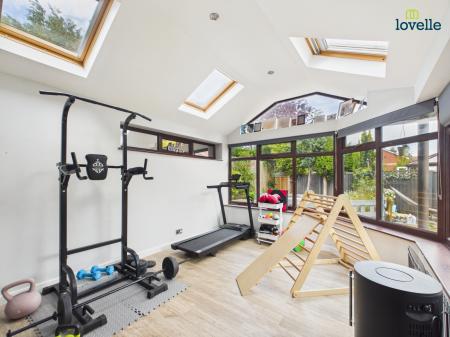 6 bedroom Detached house for sale in Lady Frances Drive, Market Rasen, LN8