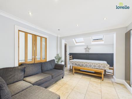 6 bedroom Detached house for sale in Lady Frances Drive, Market Rasen, LN8