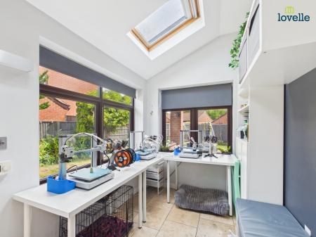 6 bedroom Detached house for sale in Lady Frances Drive, Market Rasen, LN8