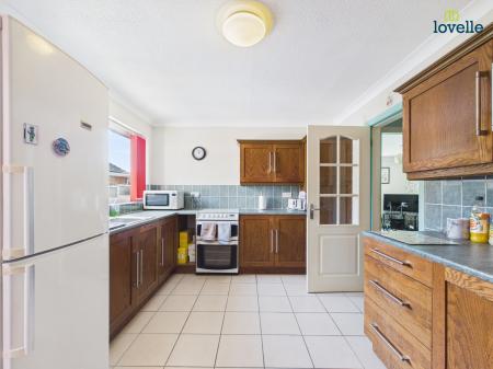 2 bedroom Bungalow for sale in Holme Drive, Sudbrooke, LN2