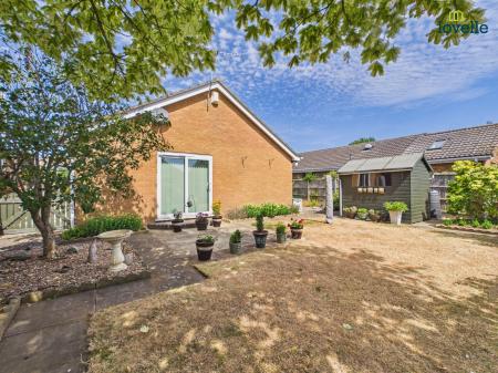 2 bedroom Bungalow for sale in Holme Drive, Sudbrooke, LN2