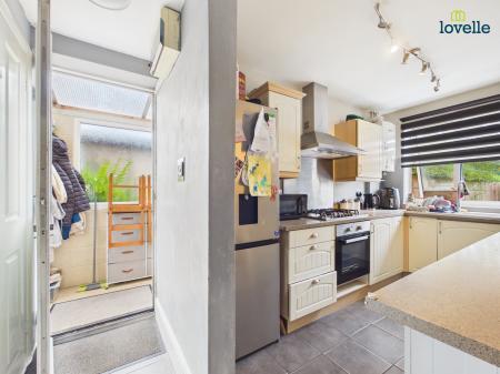 3 bedroom Semi-detached house for sale in Scott Gardens, Lincoln, LN2