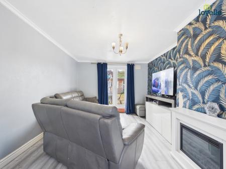 3 bedroom Semi-detached house for sale in Scott Gardens, Lincoln, LN2