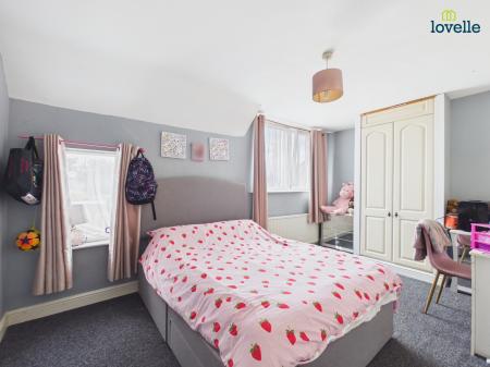 3 bedroom Semi-detached house for sale in Scott Gardens, Lincoln, LN2