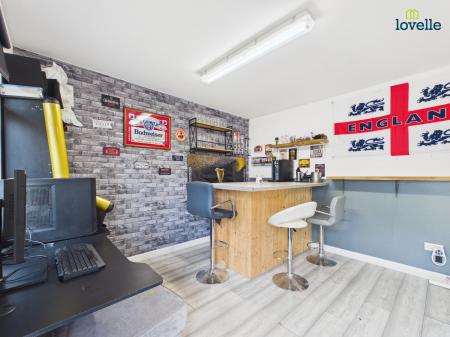 3 bedroom Semi-detached house for sale in Scott Gardens, Lincoln, LN2
