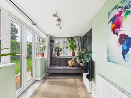 2 bedroom Semi-detached house for sale in Stapleford Avenue, Lincoln, LN2