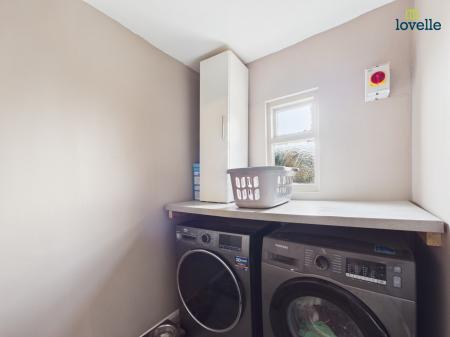 2 bedroom Semi-detached house for sale in Stapleford Avenue, Lincoln, LN2