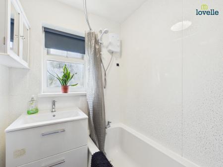 2 bedroom Semi-detached house for sale in Stapleford Avenue, Lincoln, LN2