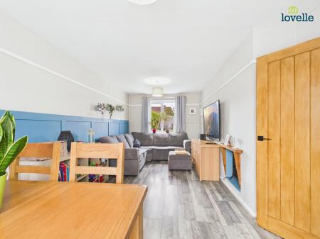 2 bedroom Semi-detached house for sale in Stapleford Avenue, Lincoln, LN2