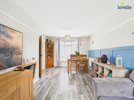 2 bedroom Semi-detached house for sale in Stapleford Avenue, Lincoln, LN2