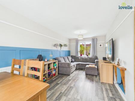 2 bedroom Semi-detached house for sale in Stapleford Avenue, Lincoln, LN2