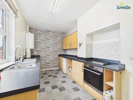 3 bedroom Terraced House for sale in Monks Road, Lincoln, LN2