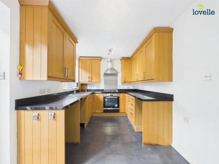 2 bedroom House to let in Heathfield Avenue, Branston, Lincoln