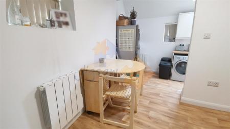 1 bedroom House to let in Queens Crescent, Lincoln