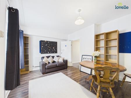 4 bedroom Terraced House to let in Wellington Street, Lincoln