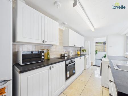 4 bedroom Terraced House to let in Wellington Street, Lincoln
