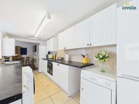 4 bedroom Terraced House to let in Wellington Street, Lincoln