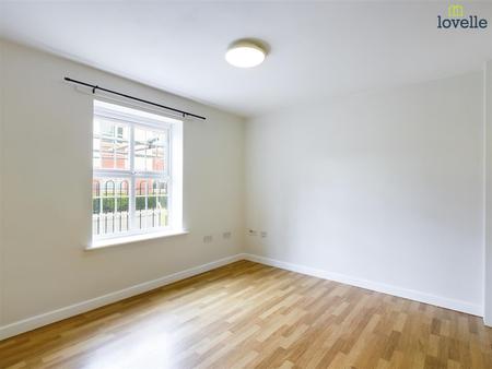 2 bedroom Flat to let in Cambrai Close, Lincoln