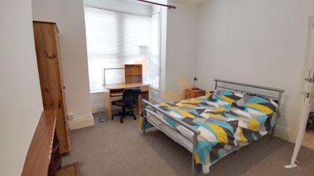 5 bedroom House to let in West Parade, Lincoln
