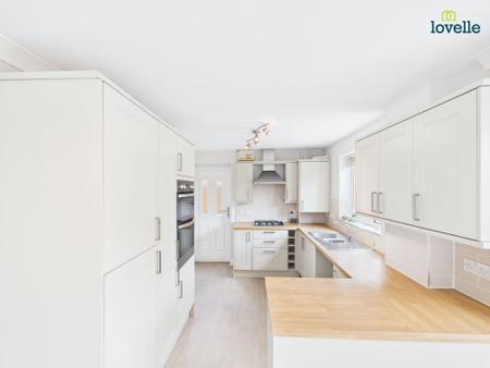 3 bedroom Detached house for sale in Lincoln Road, Dunholme, LN2