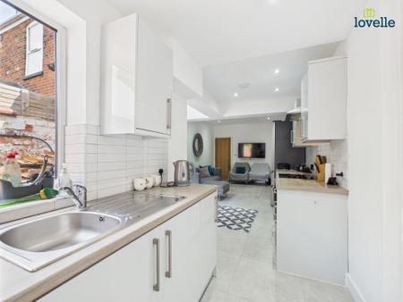4 bedroom Terraced House for sale in Charles Street West, Lincoln, LN1