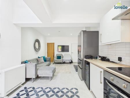 4 bedroom Terraced House for sale in Charles Street West, Lincoln, LN1
