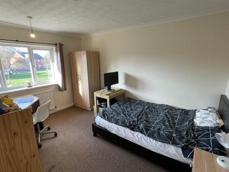 6 bedroom Semi-detached house for sale in Blankney Crescent, Lincoln, LN2