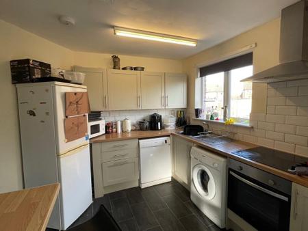 6 bedroom Semi-detached house for sale in Blankney Crescent, Lincoln, LN2
