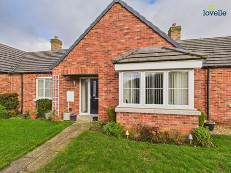 2 bedroom Terraced bungalow for sale in Meadow Walk, Saxilby, LN1
